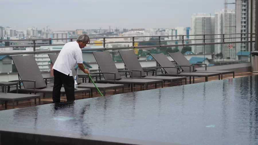 Pool cleaner in Singapore