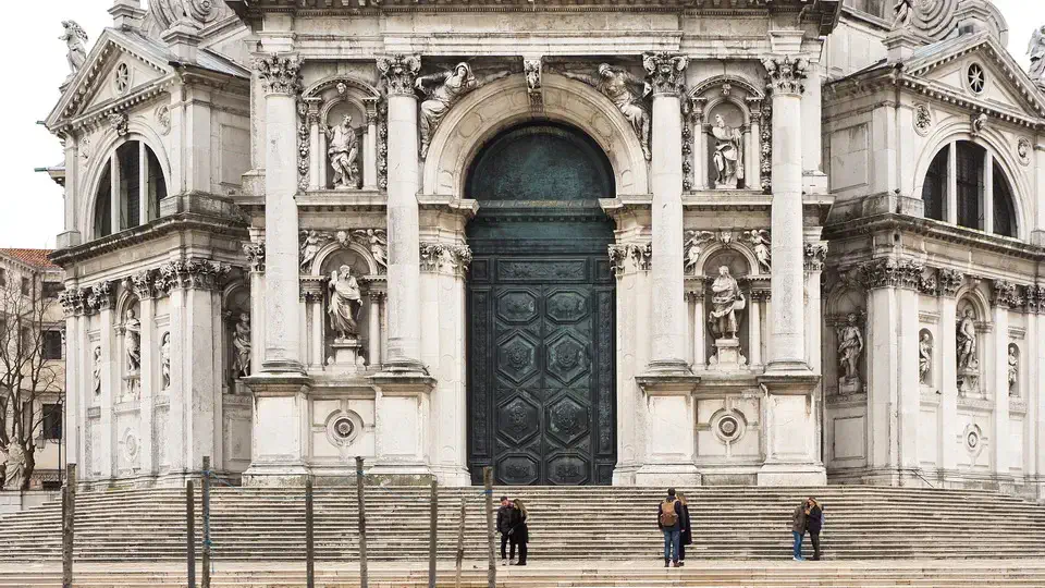 Church of Santa Maria del Giglio in Venice and other temples in the city