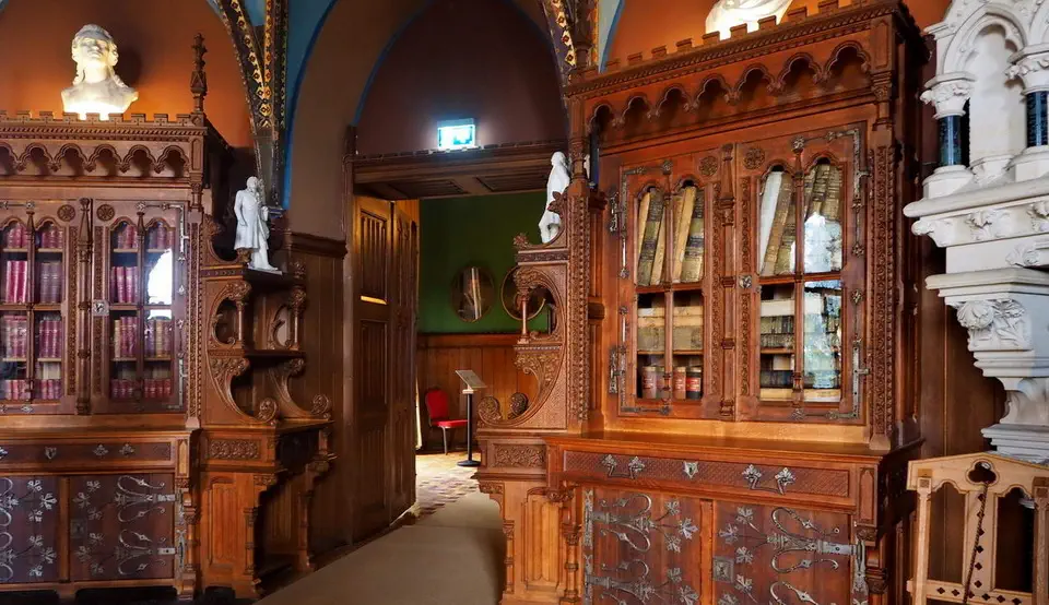 Marienburg Castle Museum. Furniture and monuments.