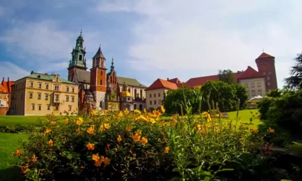 Wawel Royal Castle in Krakow sightseeing and interesting facts