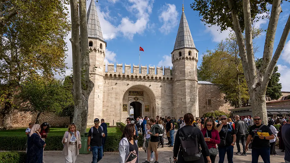 Gate in topkapi Palace in Istanbul