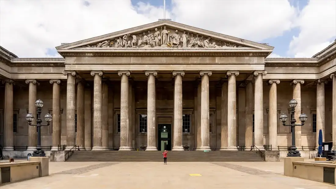 British Museum in London history and famous exhibits
