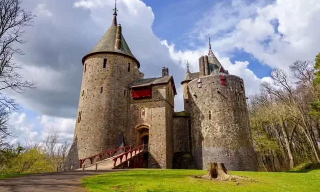Coch Castle in Wales, near Cardiff: History and Facts