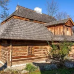 Zacisze Manor House in Miechów, a beautiful wooden monument