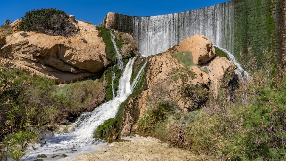 Pantano de Elche dam and waterfall.